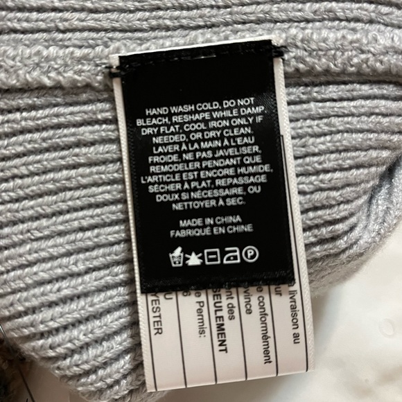 ARITZIA MAIN CHARACTER SNOW DAY BEANIE - Picture 7 of 9